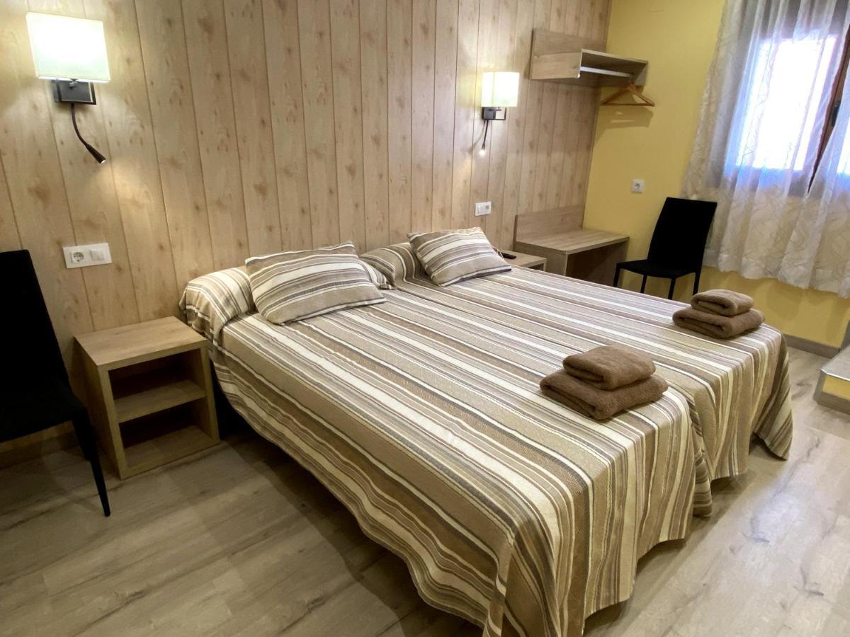 Apartamentos De Turismo Rural Las Eras Castelseras Bagian luar foto