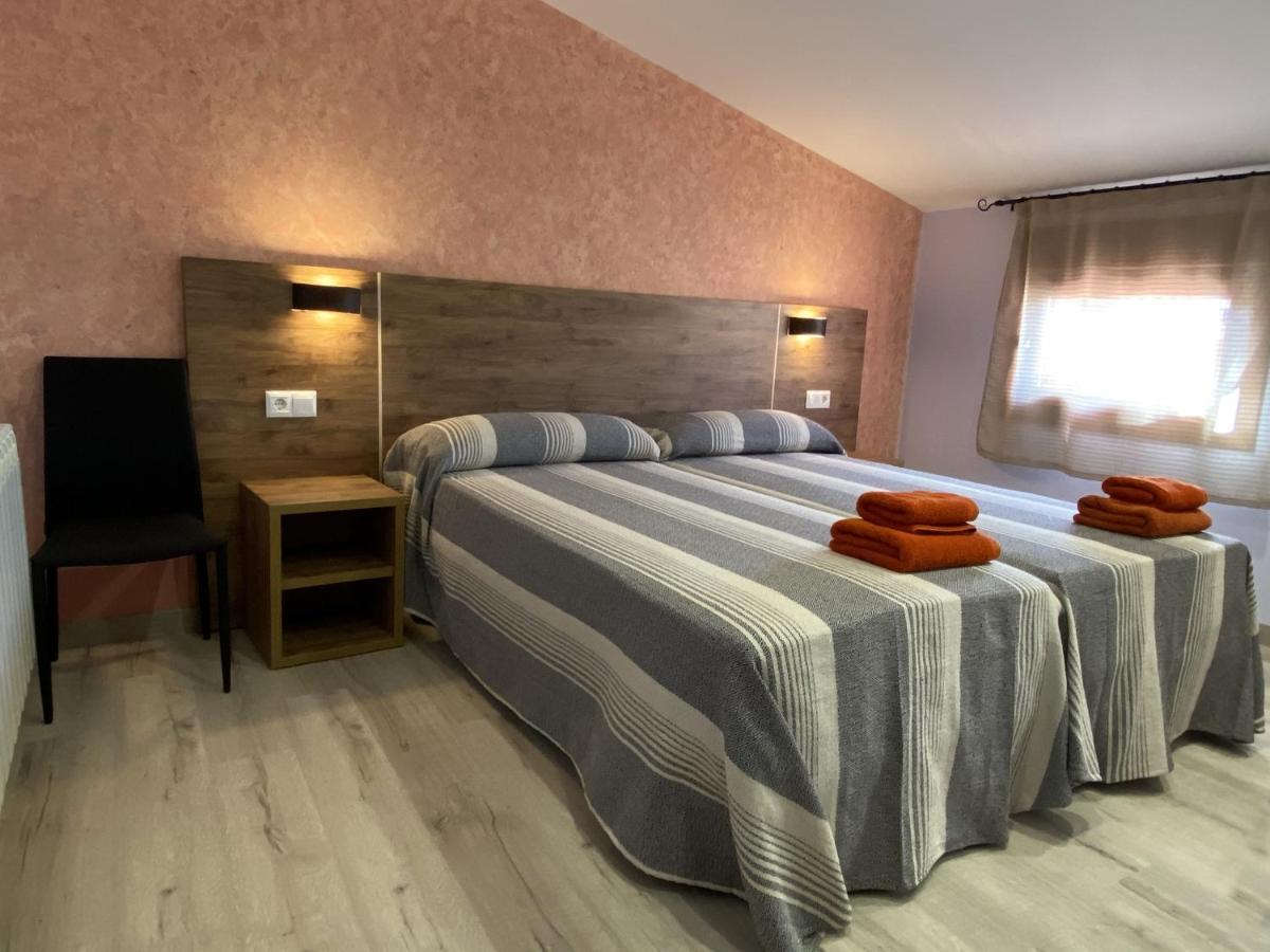 Apartamentos De Turismo Rural Las Eras Castelseras Bagian luar foto