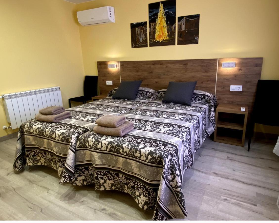 Apartamentos De Turismo Rural Las Eras Castelseras Bagian luar foto