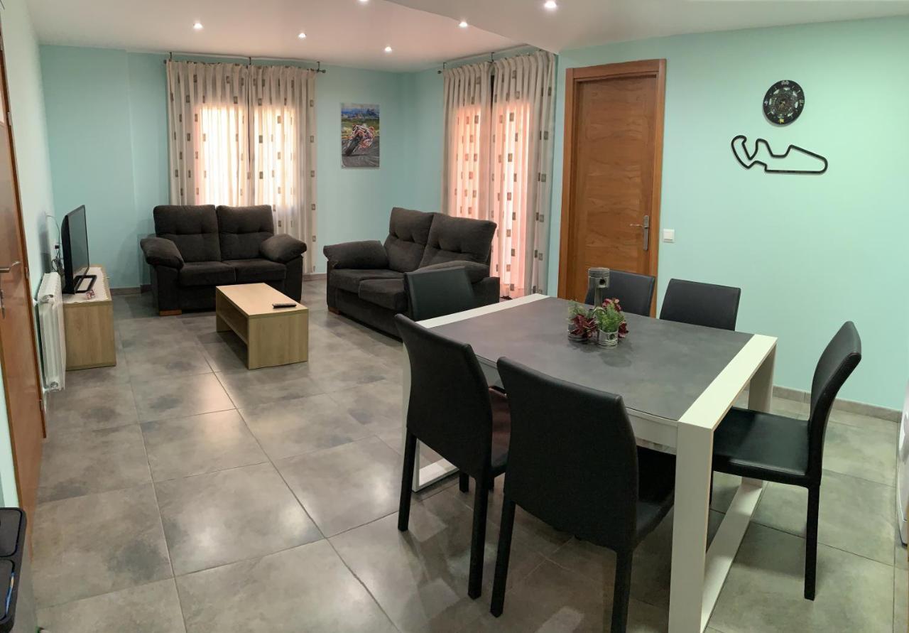 Apartamentos De Turismo Rural Las Eras Castelseras Bagian luar foto