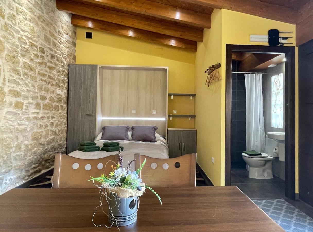 Apartamentos De Turismo Rural Las Eras Castelseras Bagian luar foto