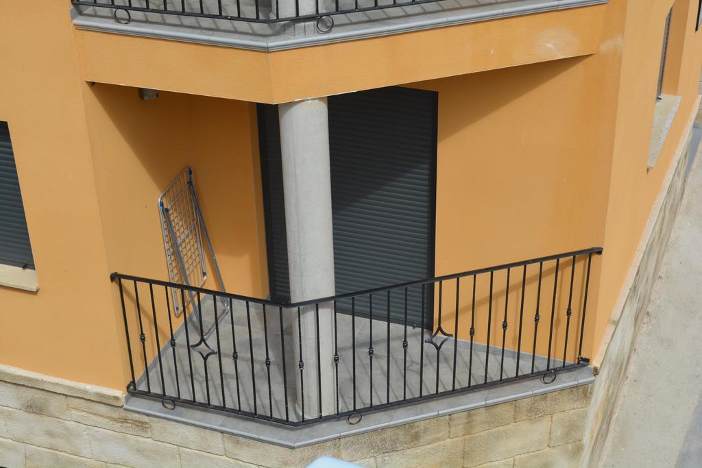 Apartamentos De Turismo Rural Las Eras Castelseras Bagian luar foto