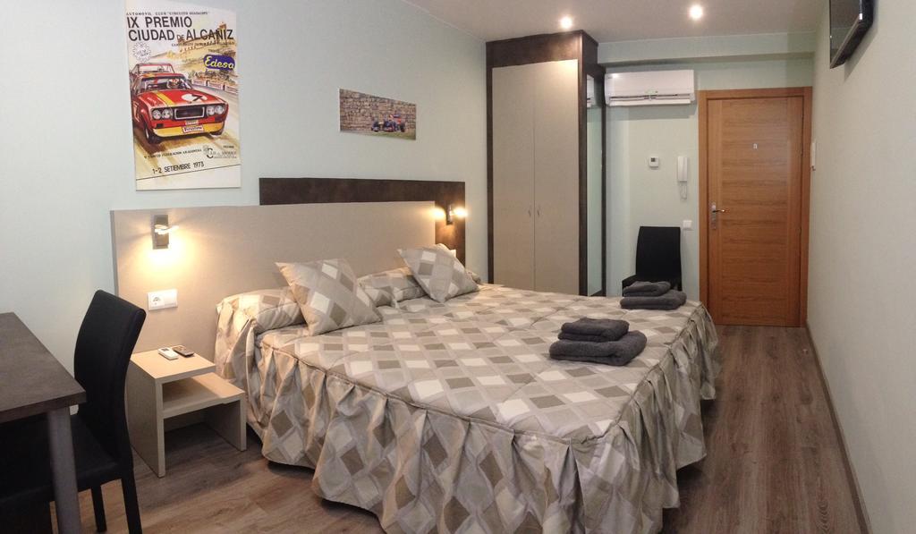 Apartamentos De Turismo Rural Las Eras Castelseras Bagian luar foto