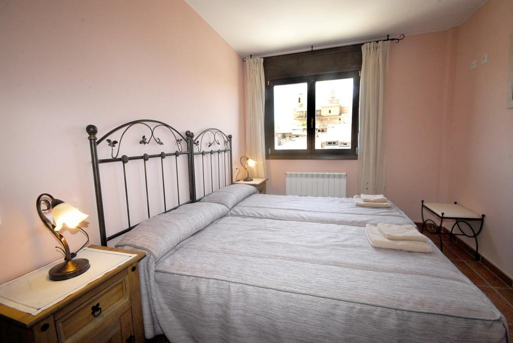 Apartamentos De Turismo Rural Las Eras Castelseras Bagian luar foto