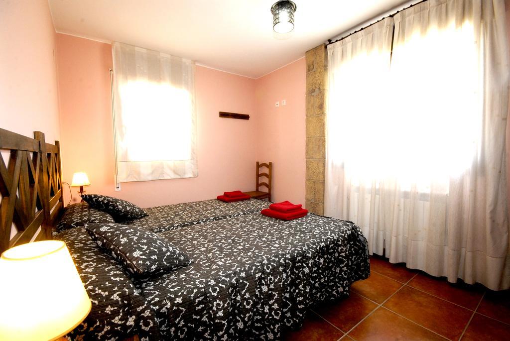 Apartamentos De Turismo Rural Las Eras Castelseras Bagian luar foto