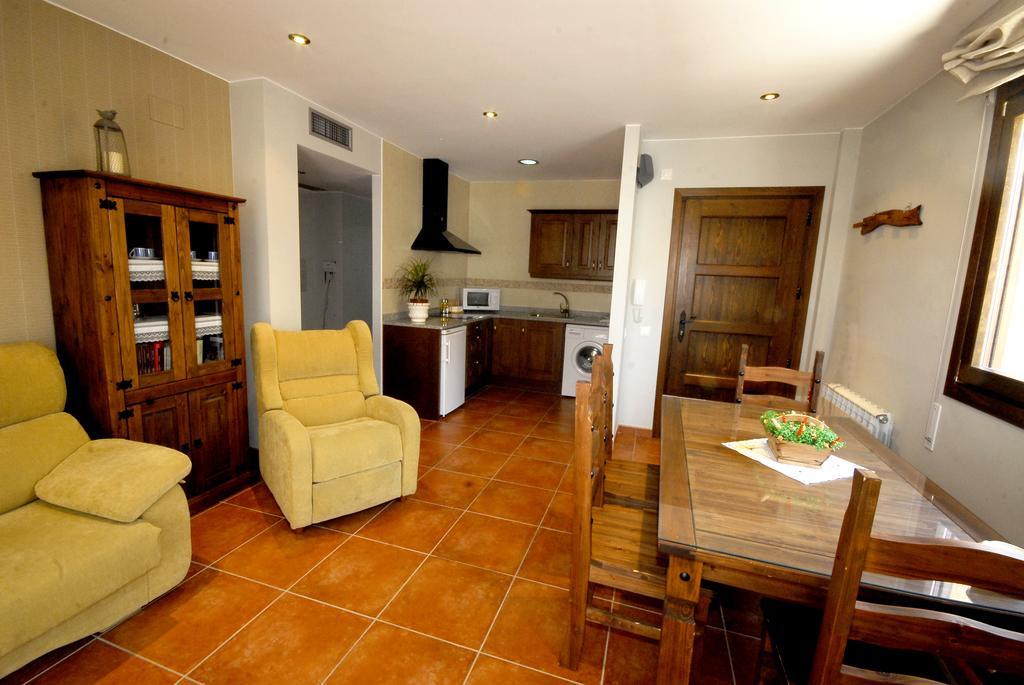 Apartamentos De Turismo Rural Las Eras Castelseras Bagian luar foto