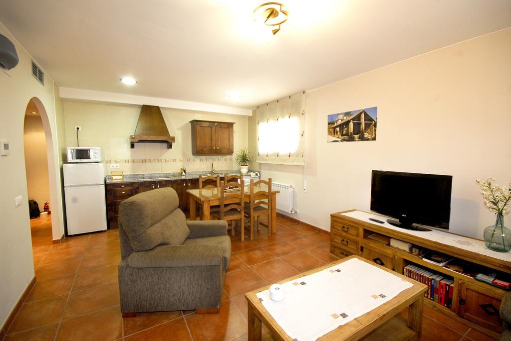 Apartamentos De Turismo Rural Las Eras Castelseras Bagian luar foto