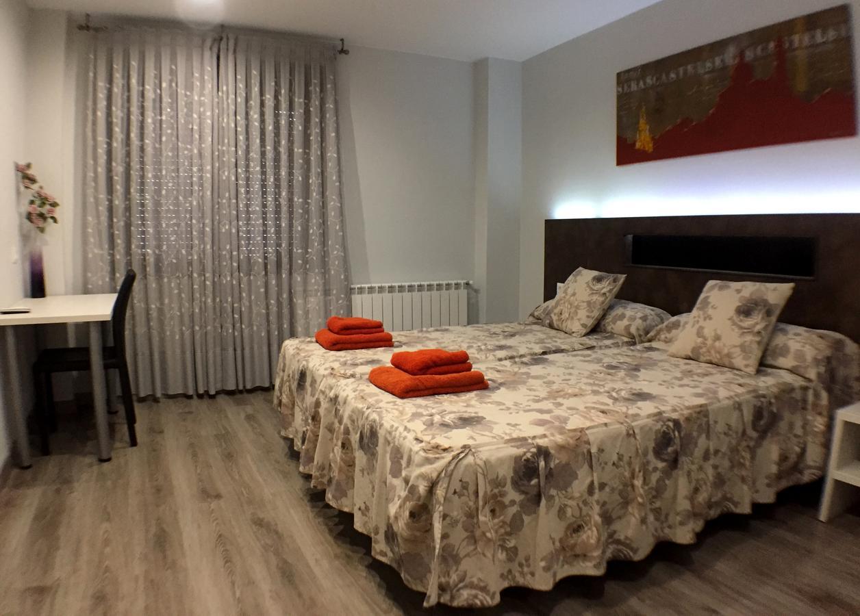 Apartamentos De Turismo Rural Las Eras Castelseras Bagian luar foto